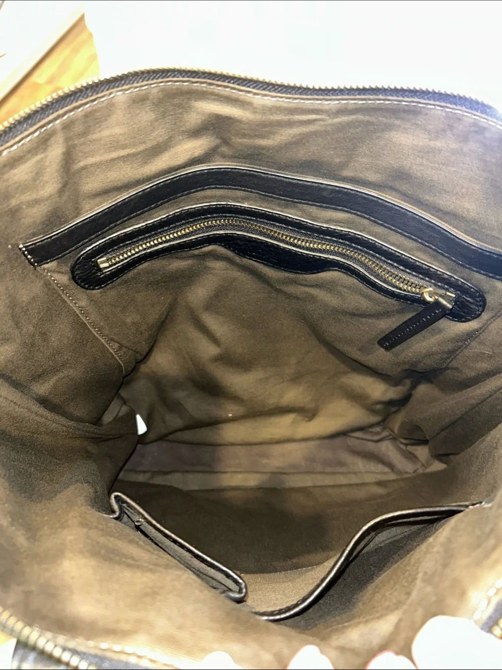 Roxbury Black Leather computer Tote Bag with Detachable Strap great condition